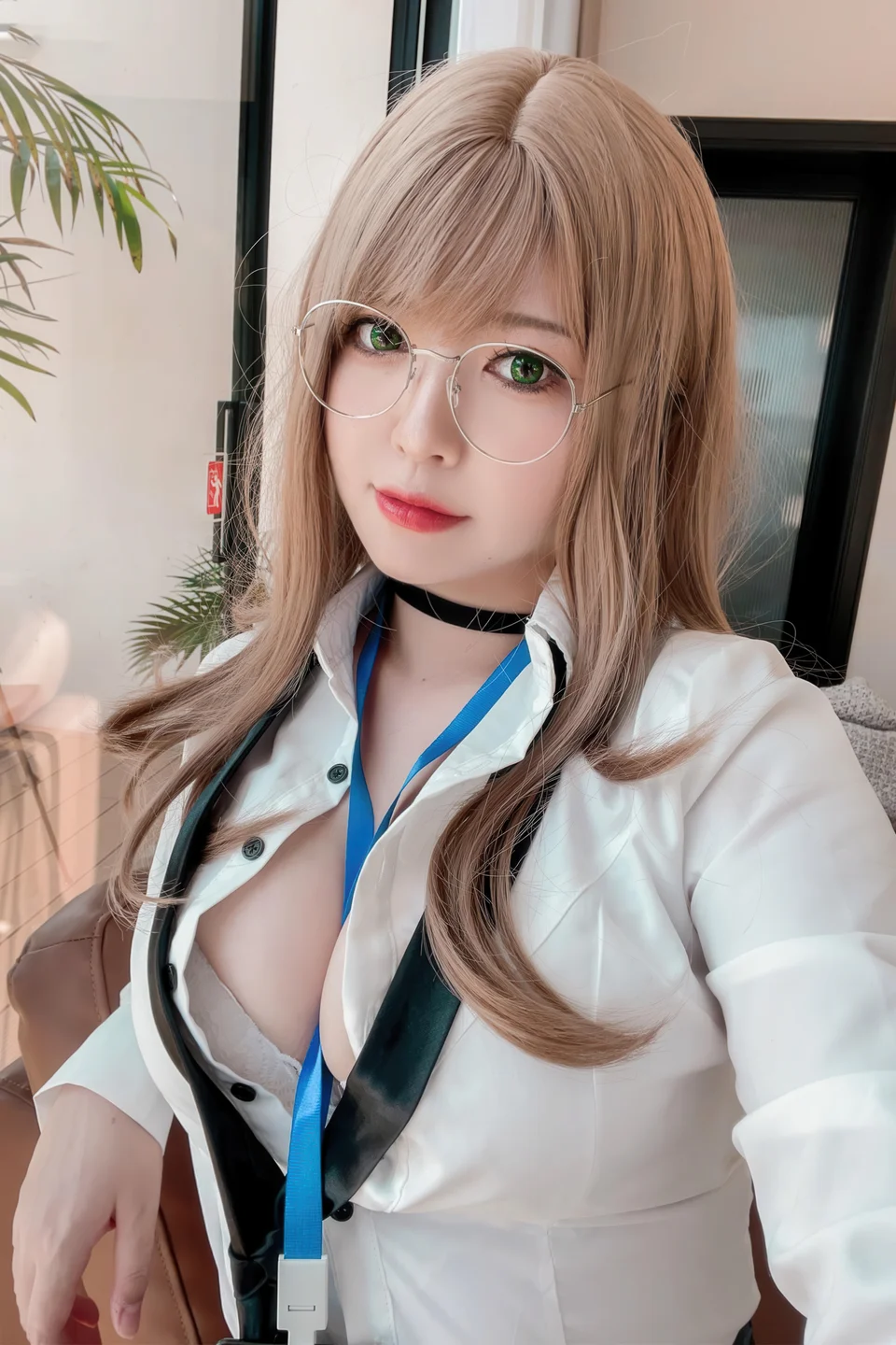 半半子_No_097_Nikke：胜利女神_艾玛秘书_76P_468MB tg@simisebaisi 【丝足阁】001.webp